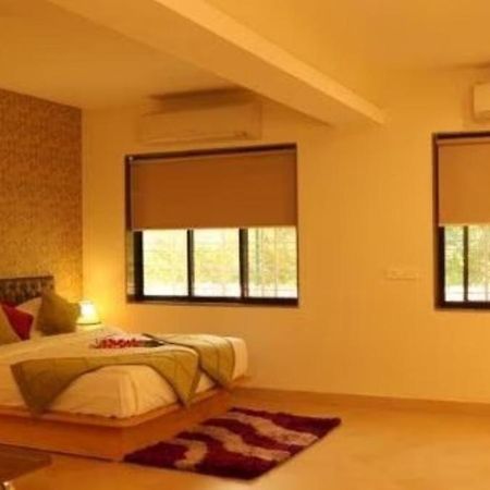 Meritas Seawind Beach Resort, Srīvardhan 외부 사진