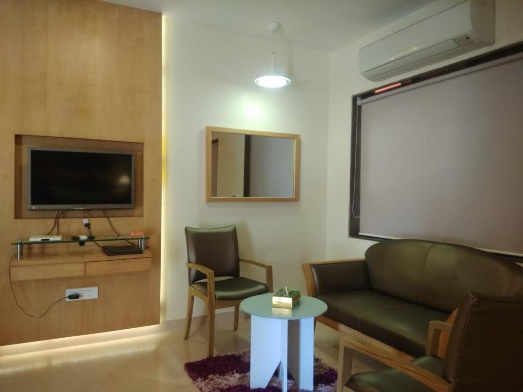 Meritas Seawind Beach Resort, Srīvardhan 외부 사진
