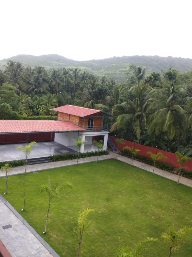 Meritas Seawind Beach Resort, Srīvardhan 외부 사진