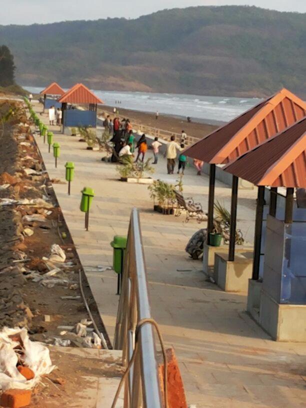 Meritas Seawind Beach Resort, Srīvardhan 외부 사진